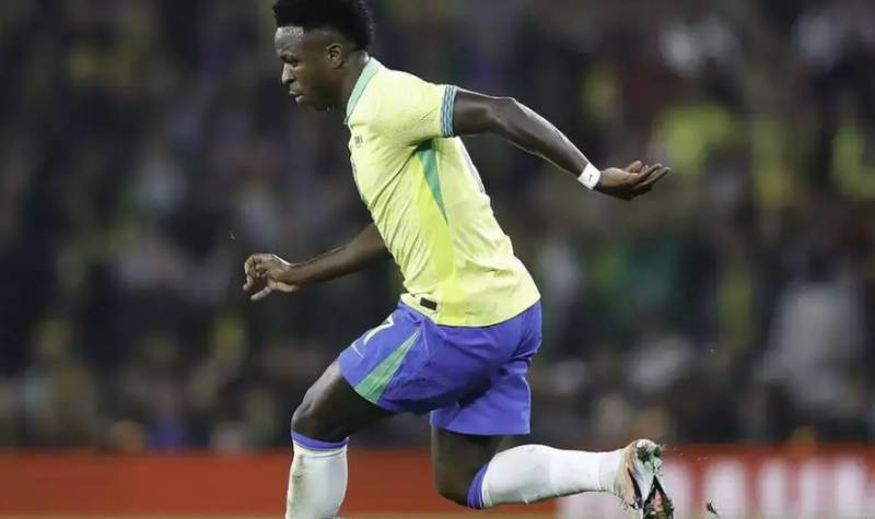 Seleção Brasileira enfrenta a França nesta quinta em fase final de preparação para a Copa do Mundo