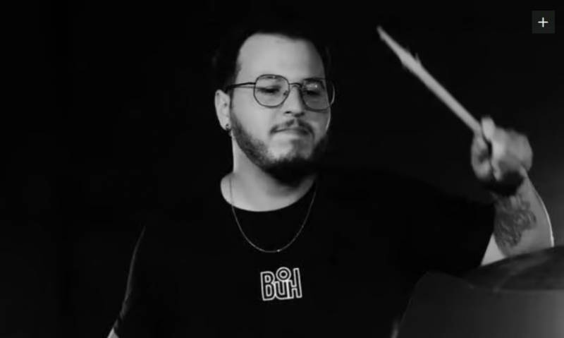 Músico da Banda 10 morre aos 26 anos, após luta contra o câncer