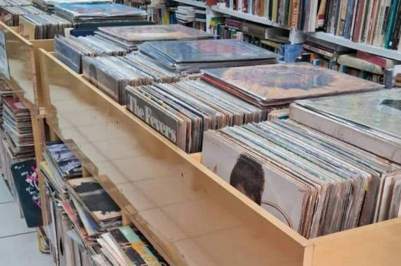 Vinil volta a girar em Passo Fundo e conquista novas gerações