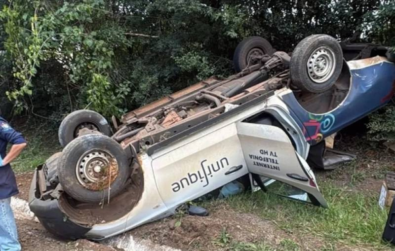 Homem morre em acidente envolvendo dois carros e uma moto na BR-285, no norte do RS