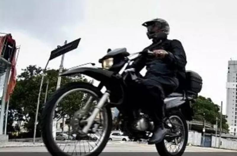 Governo Lula disponibilizará a entregadores crédito para compra de motos
