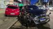 Motorista perde controle de carro e provoca colisão com veículos estacionados em Passo Fundo