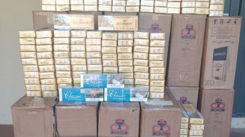 Brigada Militar apreende quase 10 mil maços de cigarros contrabandeados e prende três homens em Três de Maio
