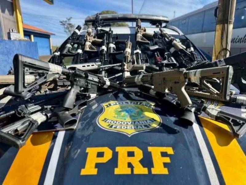 PRF realiza maior apreensão de fuzis da sua história durante operação na BR-277, no Paraná