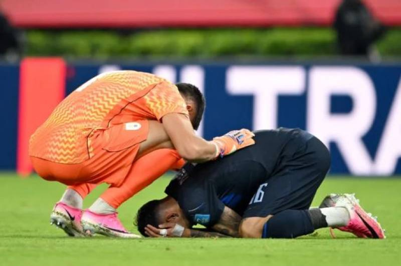 Uruguai perde para a Espanha e está fora da Copa