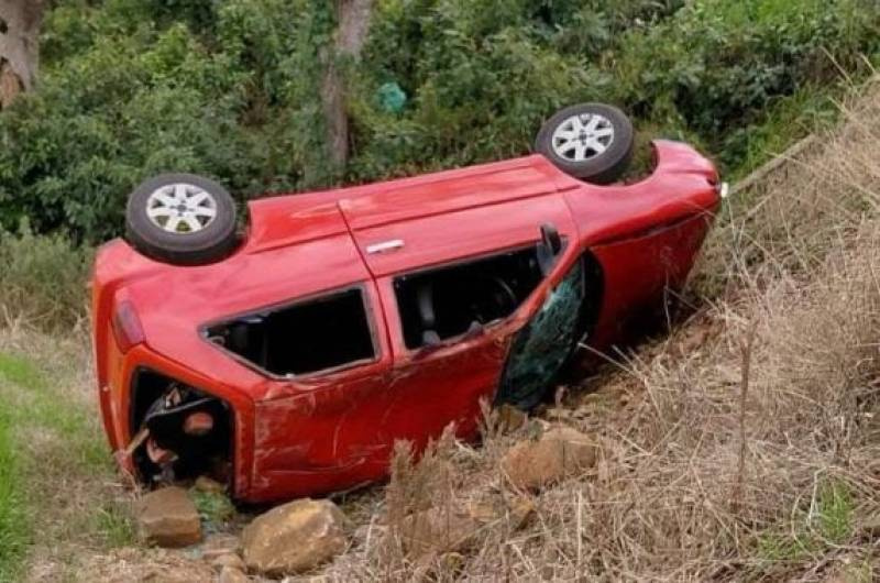 Capotamento na ERS-518 deixa motorista ferido entre Braga e Campo Novo