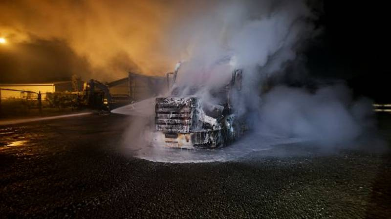Incêndio destrói caminhão no interior de Horizontina
