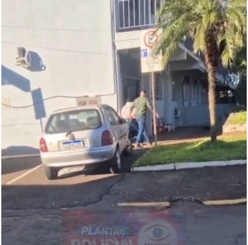DRACO de Ijuí prende duas mulheres em ação no bairro Colonial