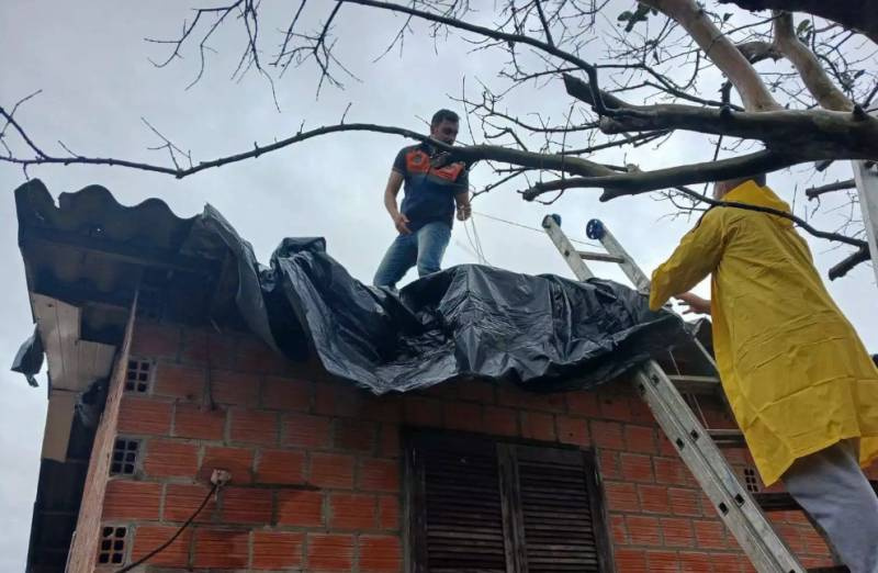 Temporais e vendavais causam danos e transtornos em mais de 40 municípios gaúchos no fim de semana