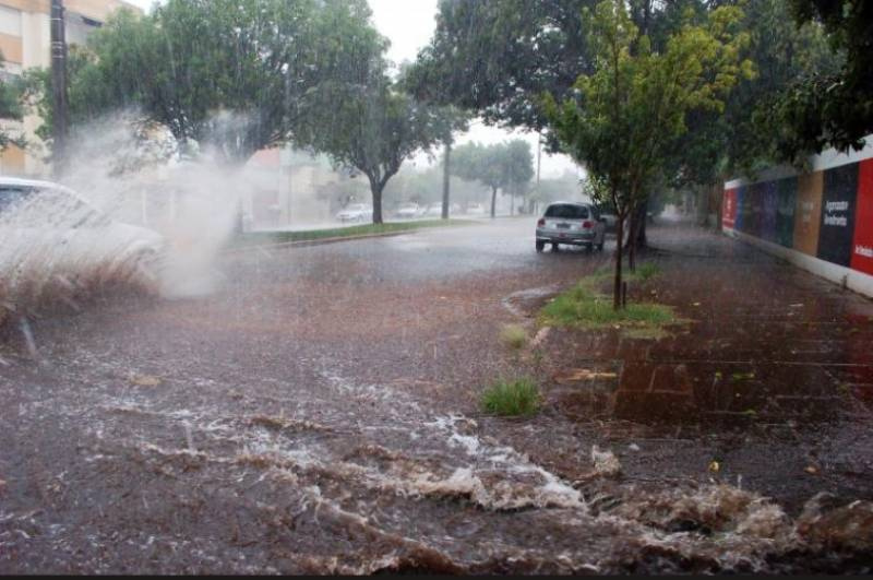 Com rios ainda em alta, chuva deve retornar neste começo de semana, aponta MetSul
