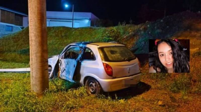 Jovem de 18 anos morre após carro colidir contra poste em São Marcos; condutor está internado em estado grave