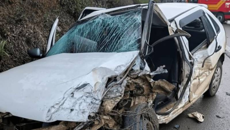 Acidente entre carro e carreta mata bebê de seis meses na BR-470 em SC
