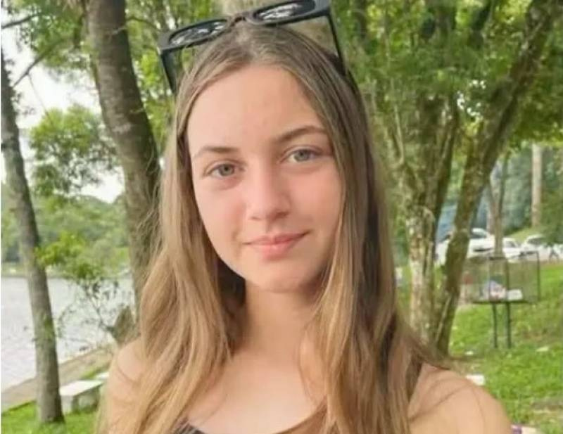 Adolescente de 14 anos é morta a facadas em Encantado; ex-companheiro da mãe é procurado