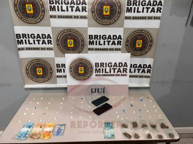 Força Tática do 29º BPM prende dois por tráfico de drogas no Centro de Ijuí