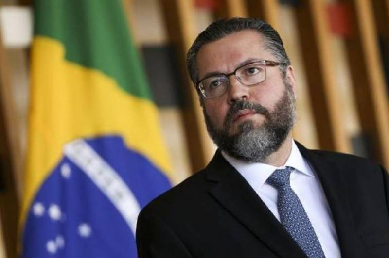 Ernesto Araújo pede demissão do cargo de ministro das Relações Exteriores