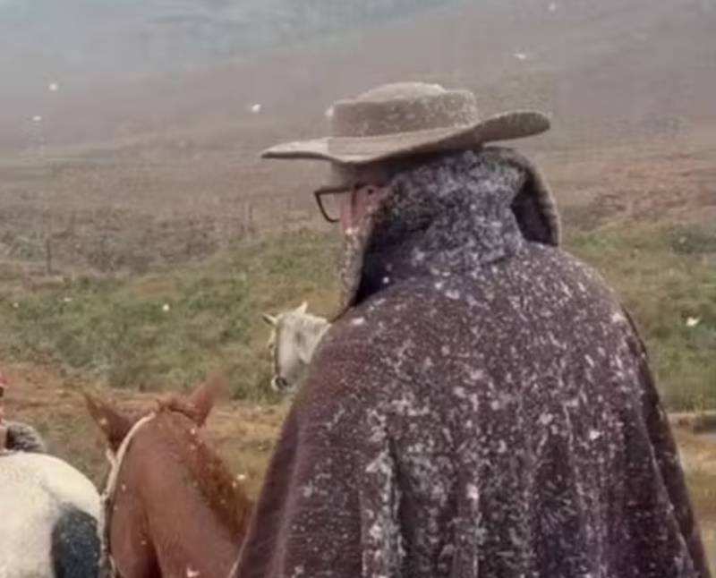 Serra do RS registra neve neste domingo