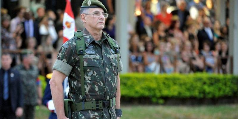 Chefes do Exército, Aeronáutica e Marinha serão substituídos, diz Defesa
