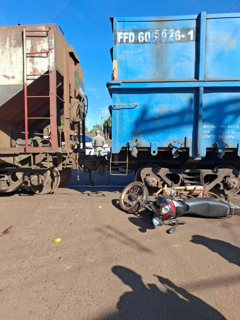 Acidente envolve trem e motociclista em Ijui na manhã deste domingo,13