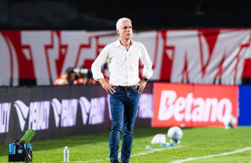 Grêmio demite Luís Castro após derrota para o Vasco