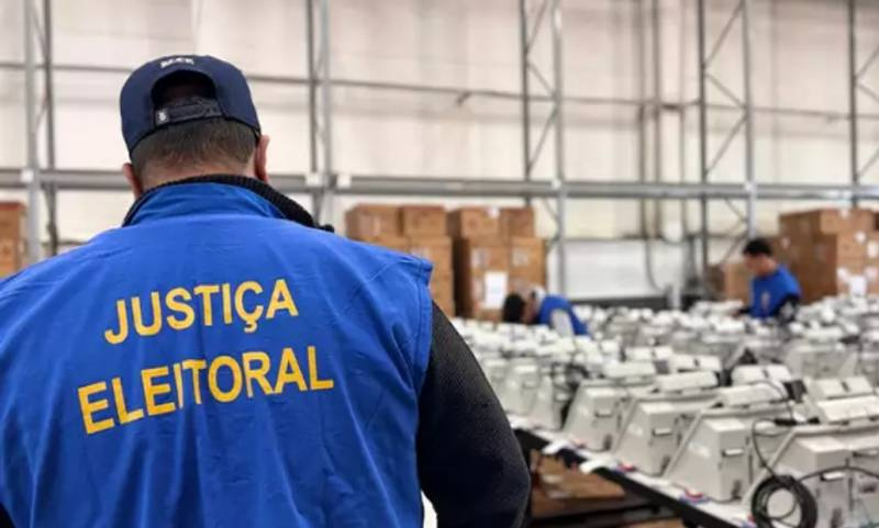 Mais de 30 mil urnas eletrônicas são preparadas no RS para as eleições de outubro