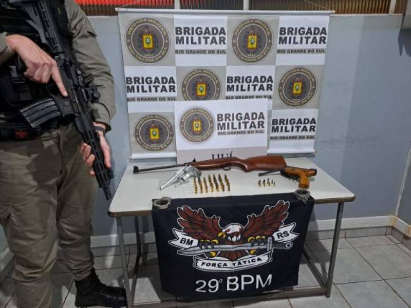 Força Tática prende homem e apreende armas de fogo após ocorrência em Ijuí