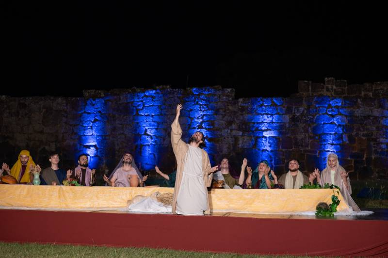 Espetáculo Paixão de Cristo leva São Miguel à final do Prêmio Boas Práticas da Famurs