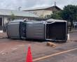 Colisão entre duas caminhonetes deixa mulher ferida no Centro de Santo Ângelo