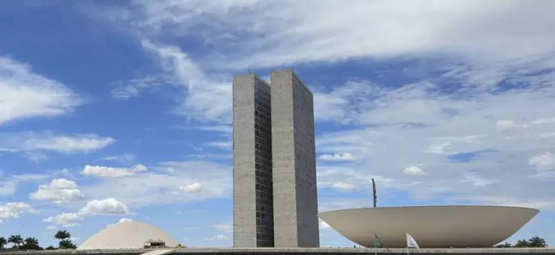 Centrão tenta chegar a acordo para votar novo sistema eleitoral e conter avanço da direita