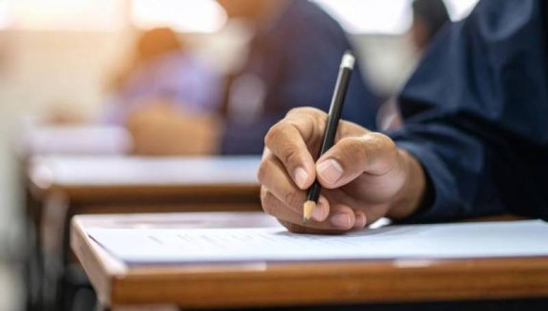 RS tem 18 concursos públicos com inscrições abertas; salários chegam a R$ 15 mil