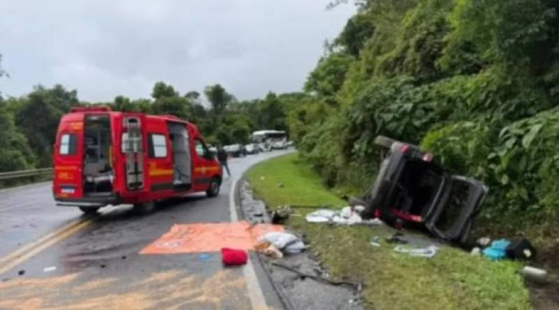 Acidente envolvendo três veículos deixa sete feridos na BR-470, entre Bento Gonçalves e Veranópolis