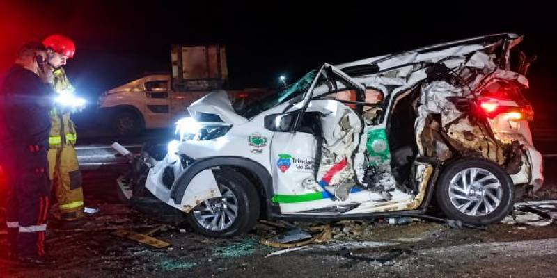 Grave acidente entre caminhão e veículo da Prefeitura de Trindade do Sul é registrado na BR-386