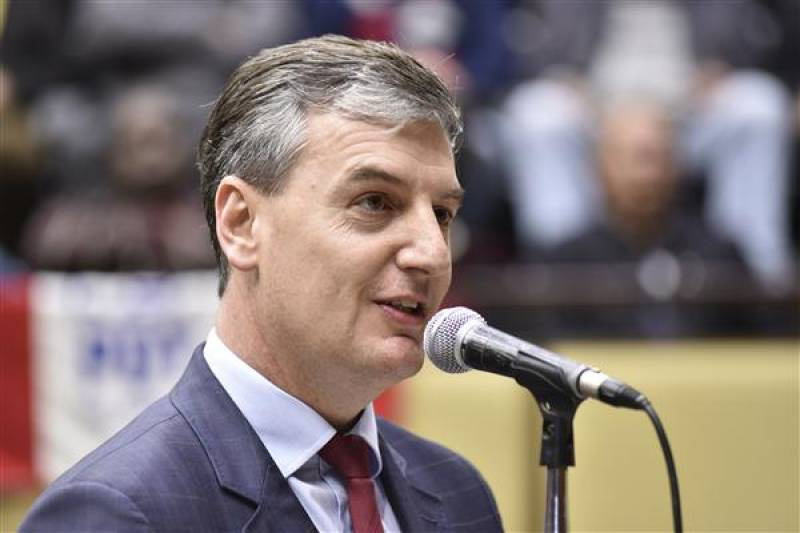 Loureiro informa que está aberto edital aos interessados nos Centros de Atendimento ao