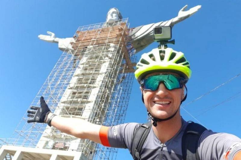 Gaúcho decide percorrer de bicicleta o trajeto entre o Cristo de Encantado e o do Rio 