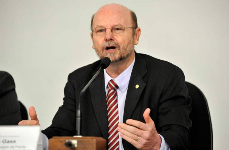 Deputado Bohn Gass indica emenda de R$ 100 mil ao Hospital Santo Ângelo