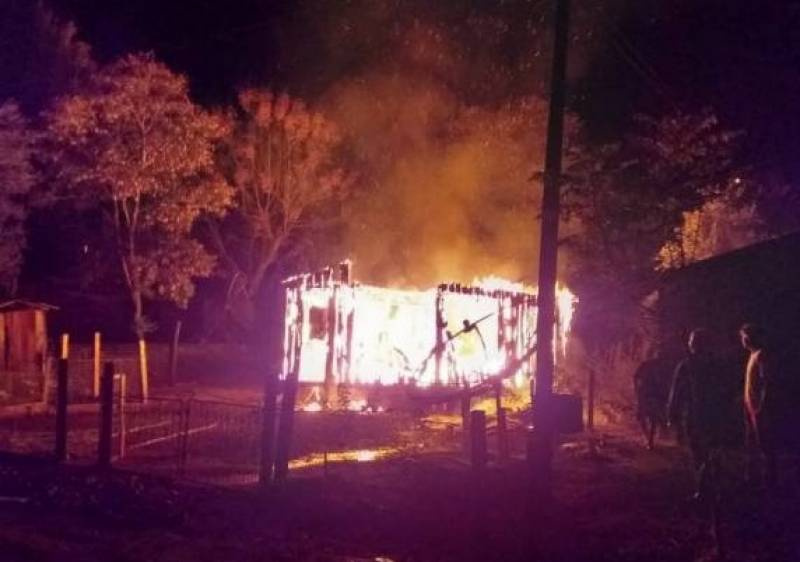 Incêndios destroem casas em Eugênio de Castro e Panambi