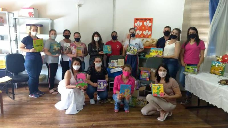 Ação social destina 300 livros às crianças e adolescentes do CAPS I