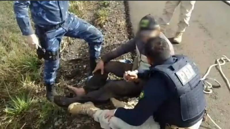 PRF resgata idoso que havia se acidentado em Uruguaiana