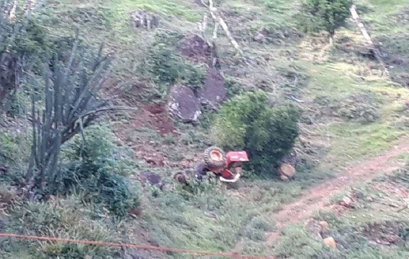 Mulher morre ao ser atropelada pelo próprio trator em Santa Catarina