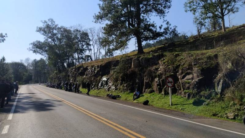 Dois motociclistas morrem após colisão na ERS 129