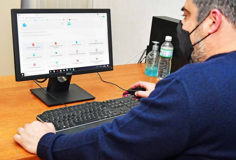 Sistema on-line agiliza a emissão de alvarás e licenças