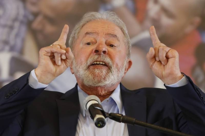 Juíza rejeita pedido do MP para reabrir ação penal contra Lula por sítio de Atibaia
