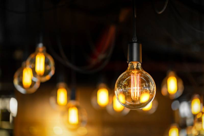Conta de luz fica mais cara em setembro, informa a Aneel
