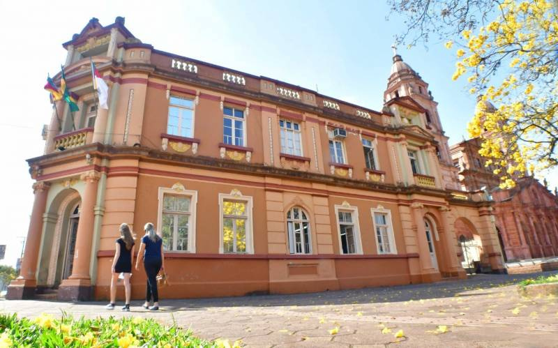 Prefeitura fará ponto facultativo na segunda-feira (06)