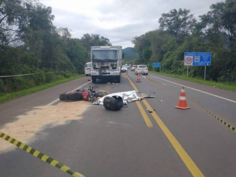 Motociclista morre em acidente de trânsito na ERS-130, em Arroio do Meio