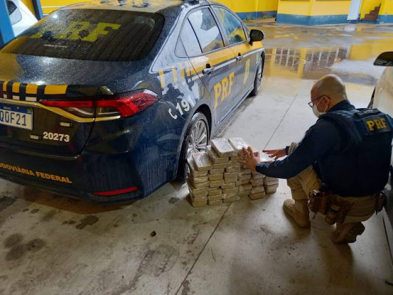 PRF prende casal com cocaína avaliada em mais de seis milhões de reais