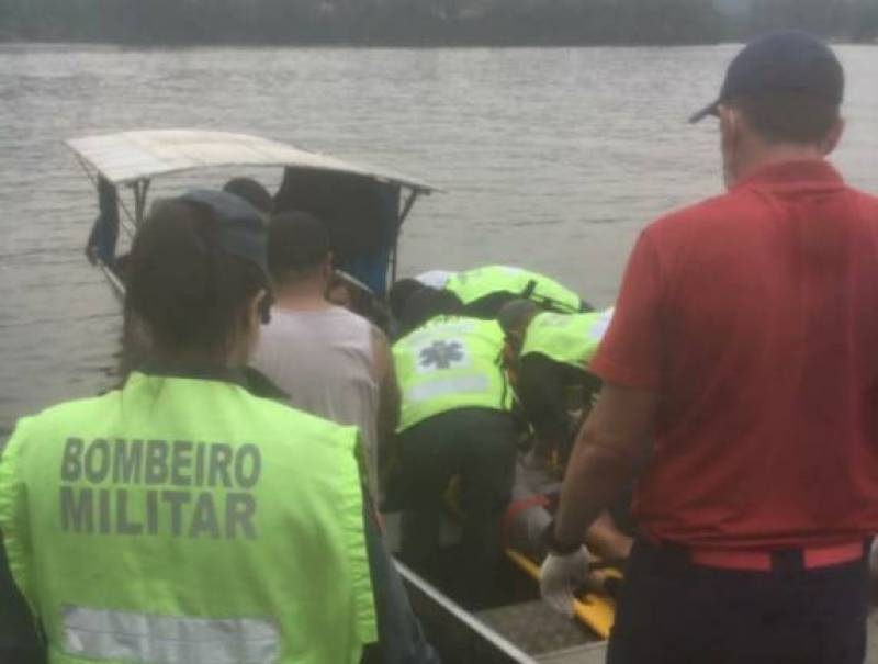 Homem é esmagado por carretas sobre a balsa de travessia do Rio Uruguai