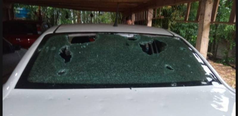 Padres que se deslocavam à Chapecó têm veículo destruído por tempestade de granizo