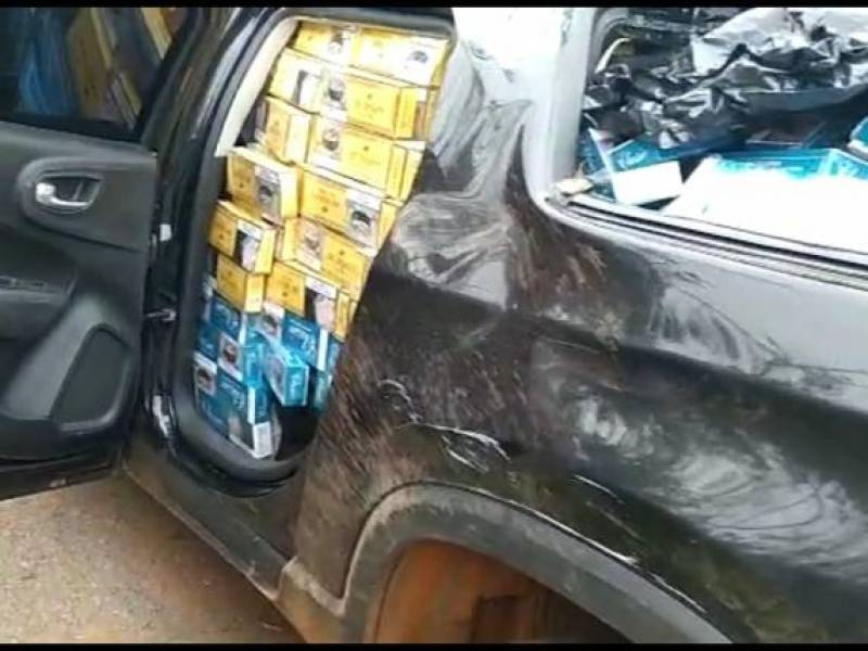 PRF apreende veículo carregado de cigarros na região de Cruz Alta
