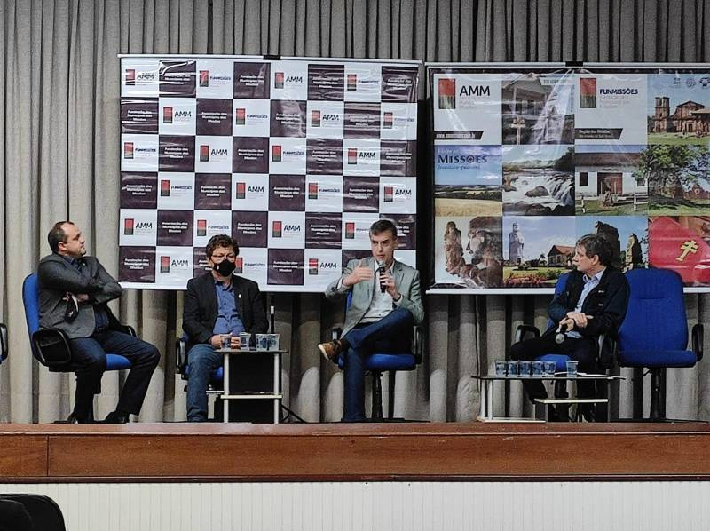 Encontro da AMM aprofunda discussão sobre privatização da Corsan