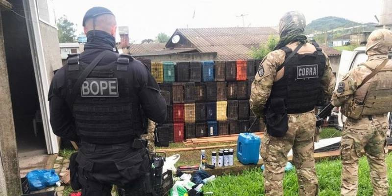 2º BPAT encontra, no litoral Norte, esconderijo e prende integrante da quadrilha que assaltou banco em Criciúma